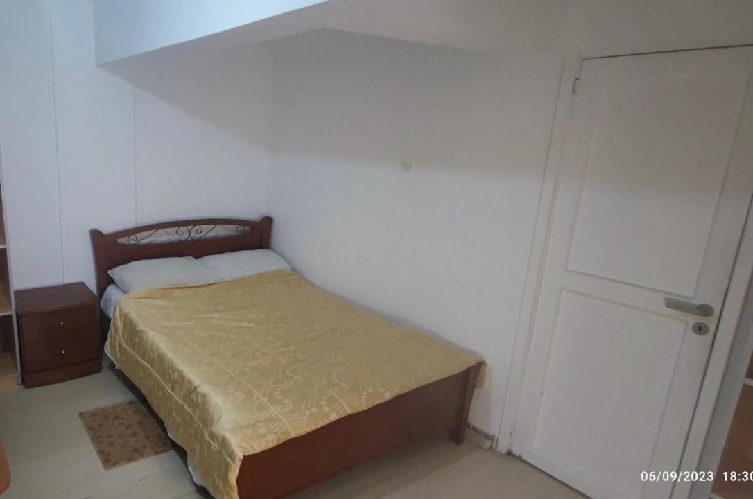 Private Bedroom Paphos Central Exterior foto